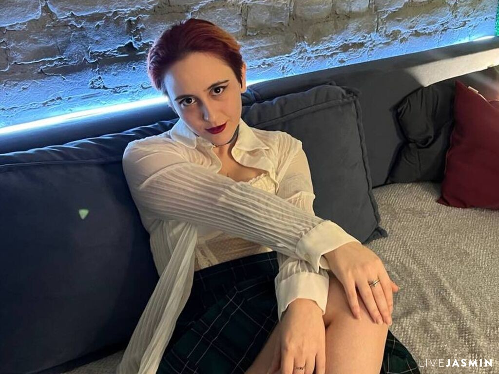 KellyPeppers live cam girl profile