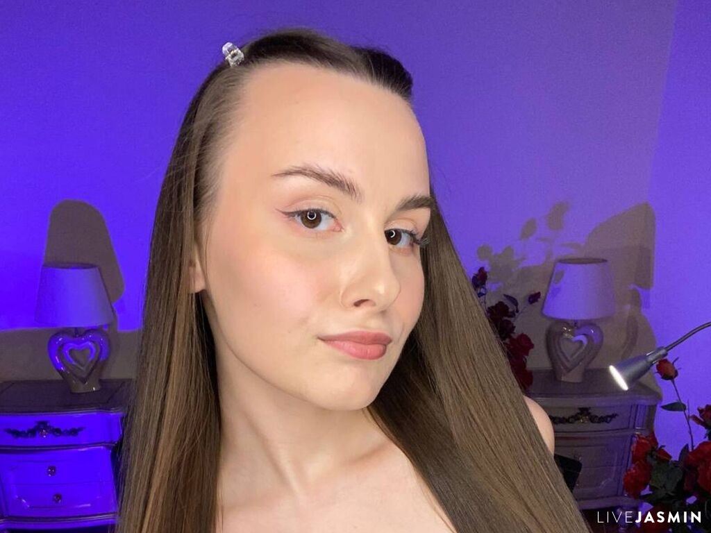 Cam girl profile image for KelyKarter
