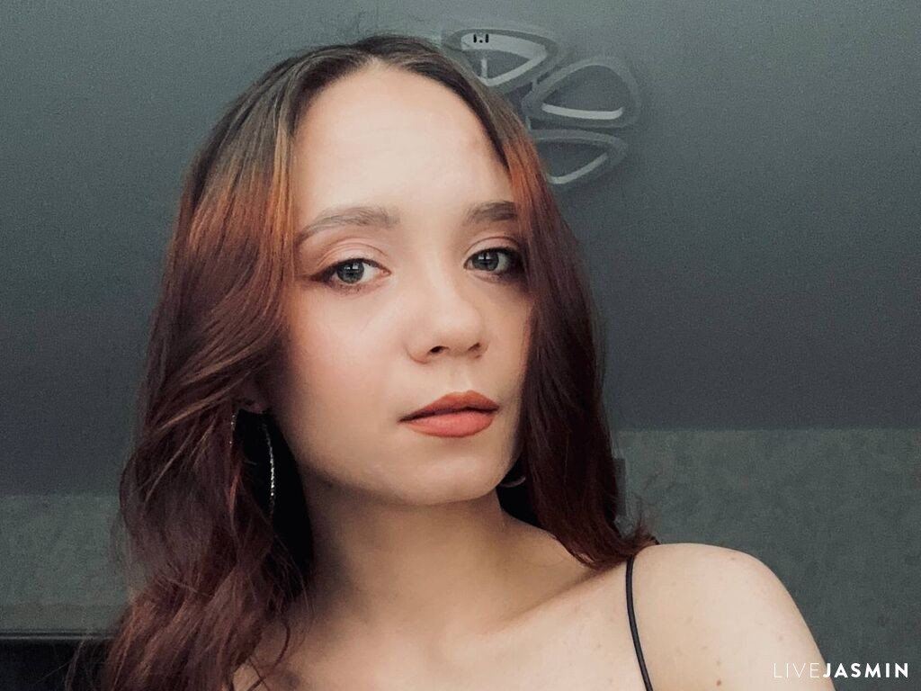 Cam girl profile image for KeshaKahler
