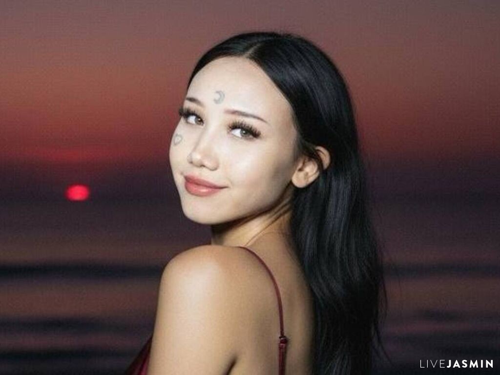 Cam girl profile image for KimberyLi
