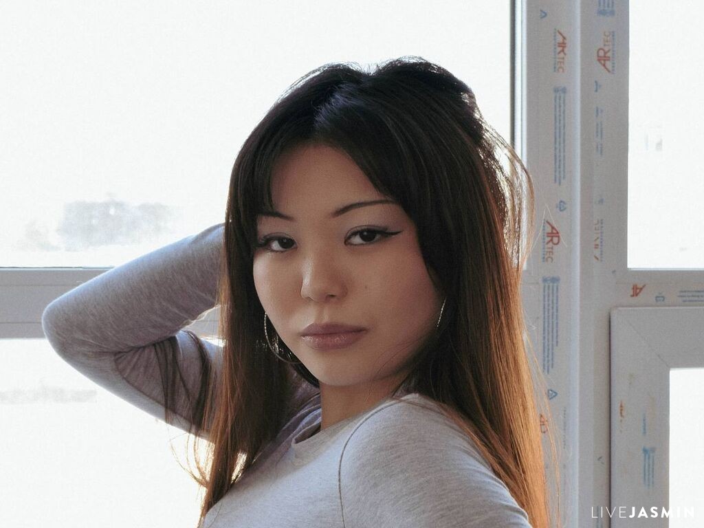 Cam girl profile image for KindraNapoleon