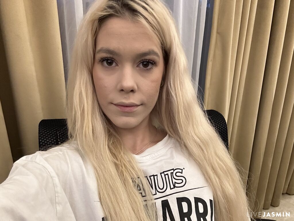 KittyMoretti LiveJasmin cam profile image
