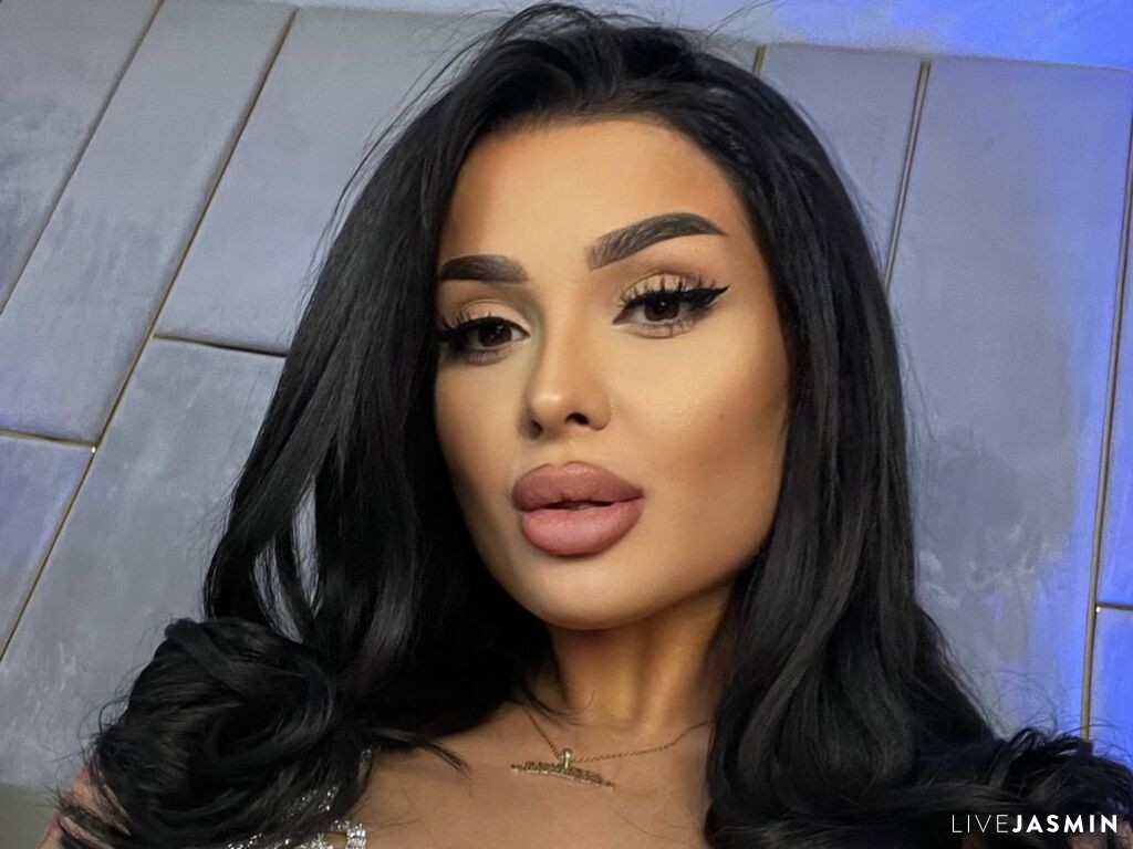 Cam girl profile image for KylieKroftt