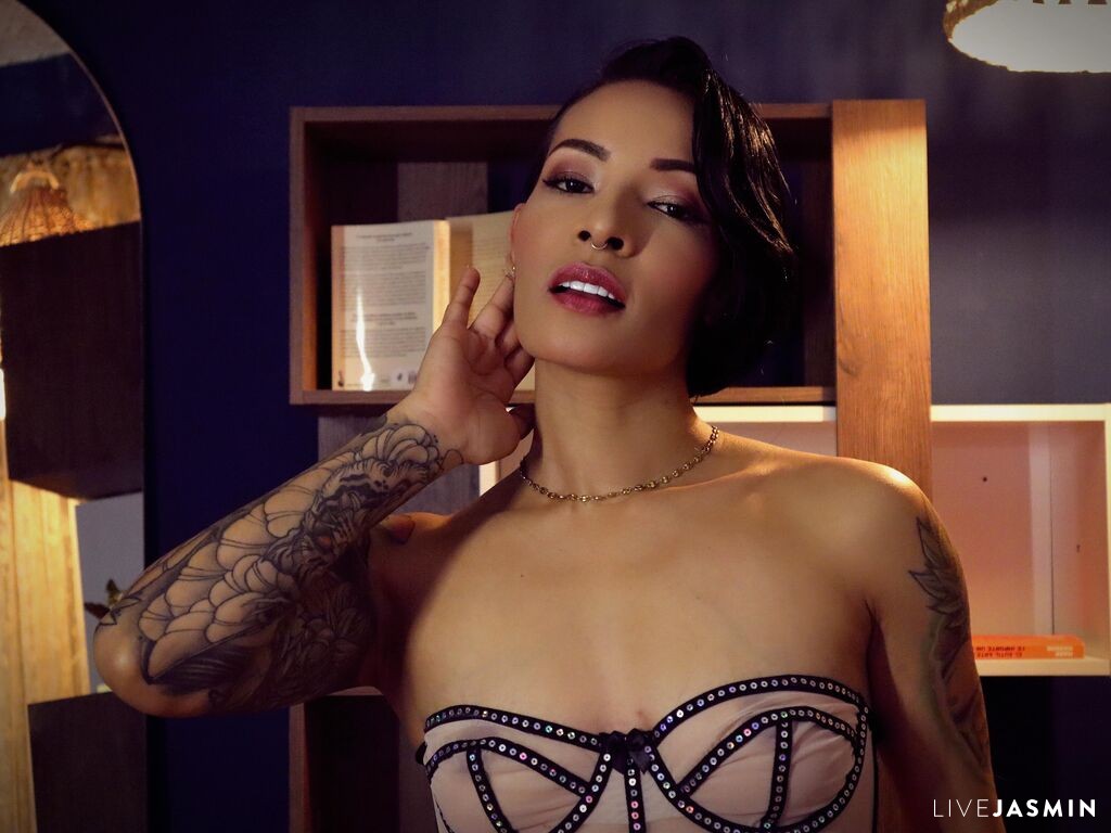 LadyRussell LiveJasmin model profile