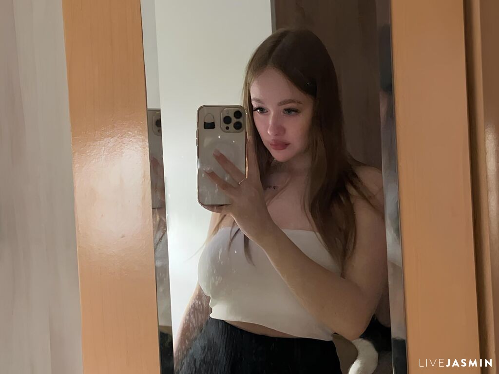 LavernUrizar LiveJasmin cam profile image