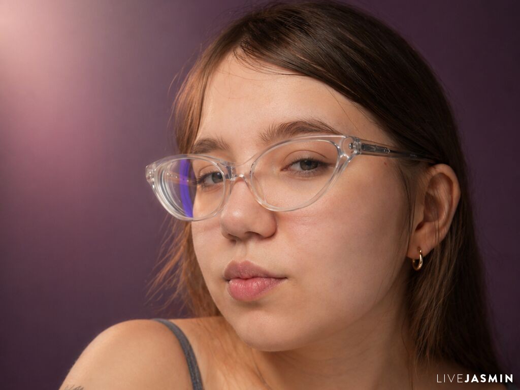 Cam girl profile image for LaviniaSele