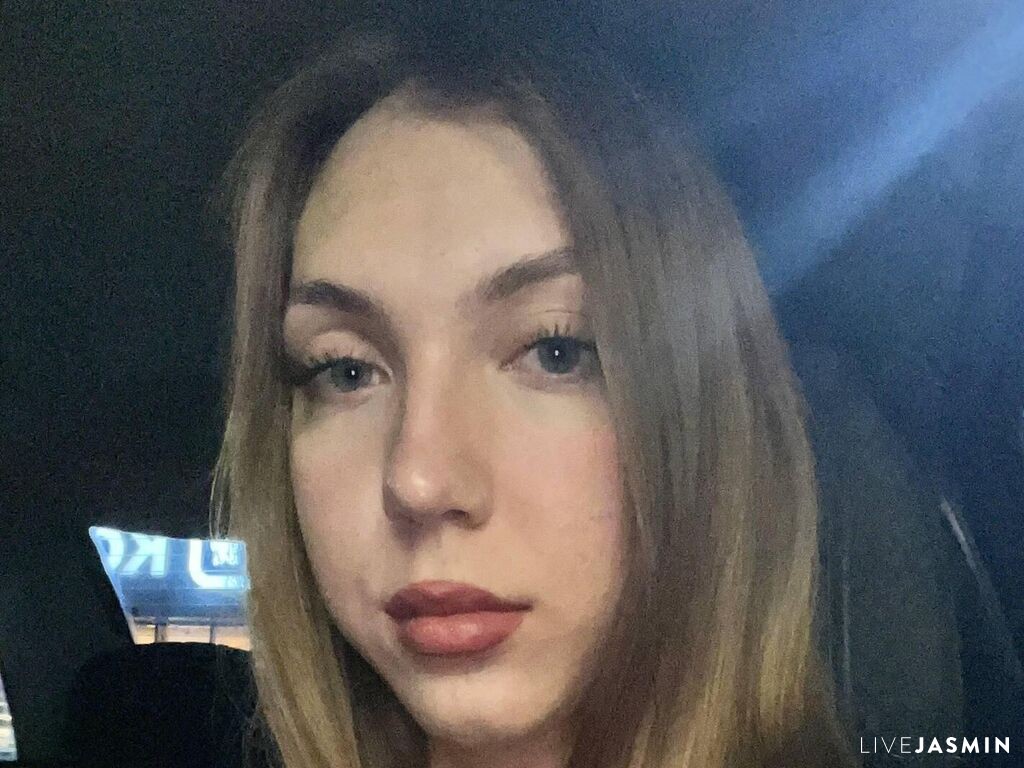 LeannHonnerlaw live cam girl profile