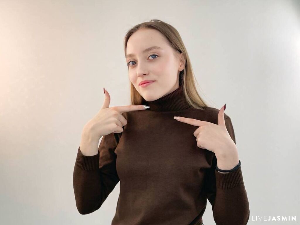 Cam girl profile image for LewisOtey