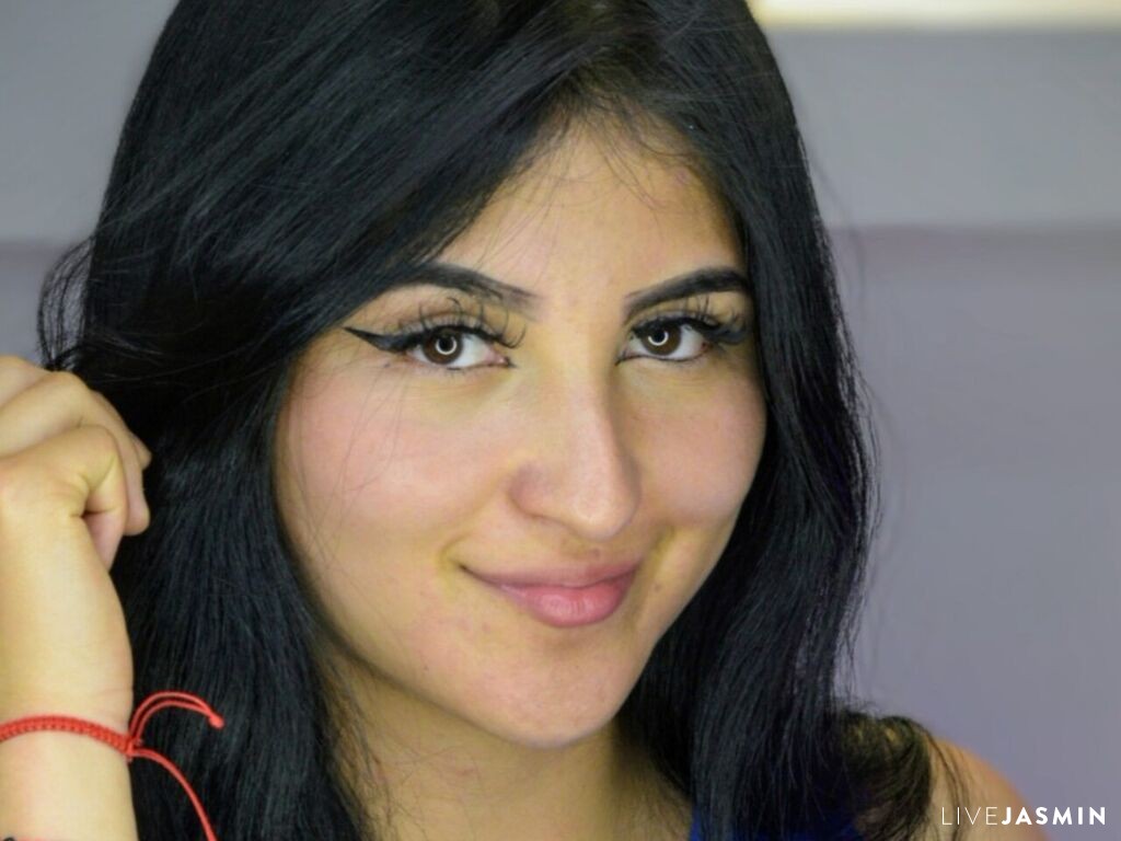 Cam girl profile image for LexyRusita