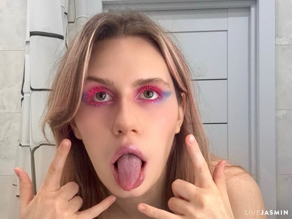LibbyCasumpang model profile and live status