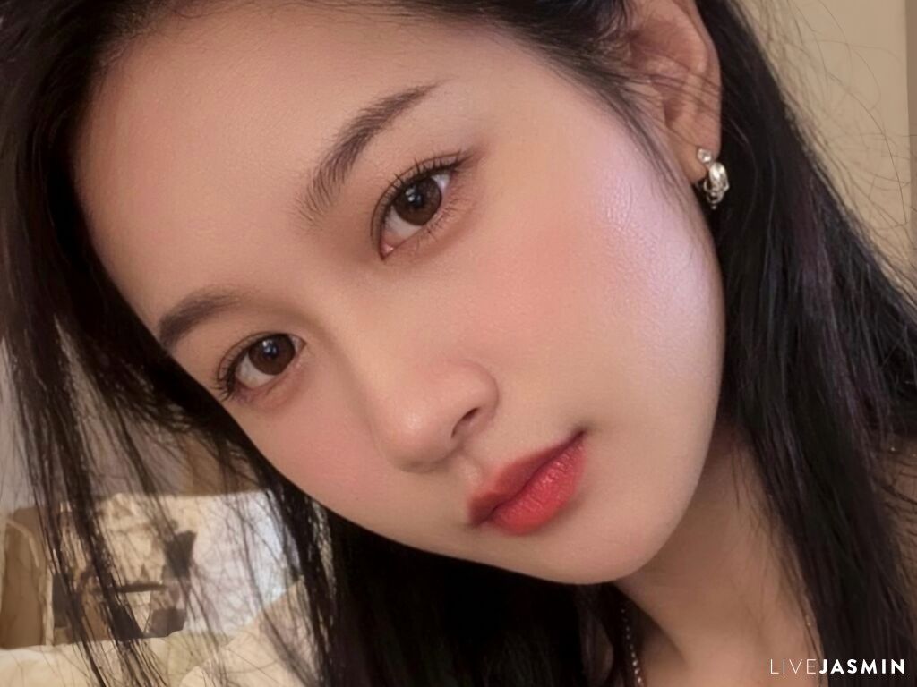 LilaMla model profile and live status