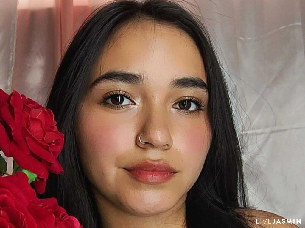 View LilithRoxe live cam profile