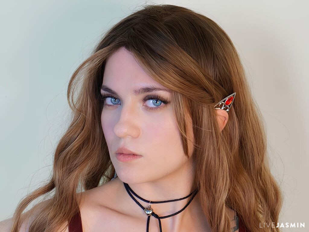 Cam girl profile image for LilluCooper