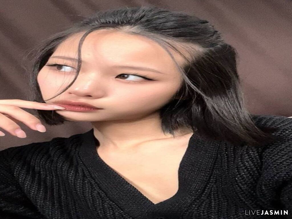 View LinKim live cam profile