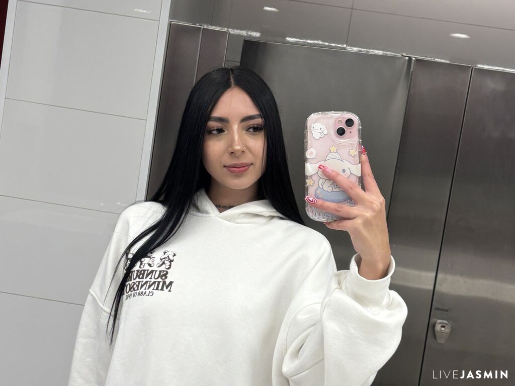 View LinaMarot cam profile and live status