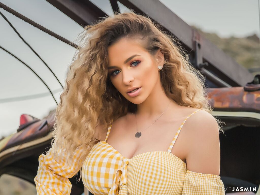 Profile photo for LisaLogan