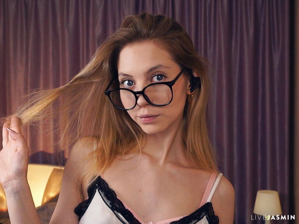 Browse LizbethBulmer live chat profile