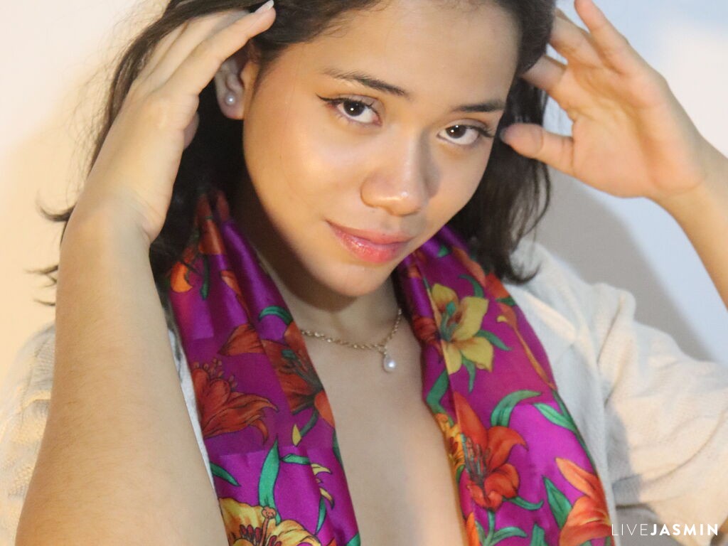Cam girl profile image for LizzyRengoku