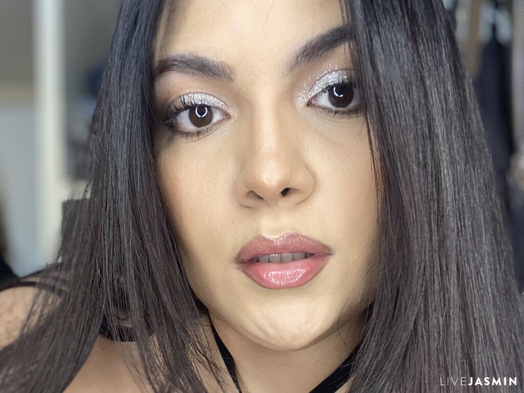 LolaPrice LiveJasmin model profile