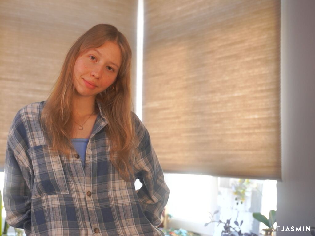 Featured LiveJasmin cam girl profile: LorenSedano