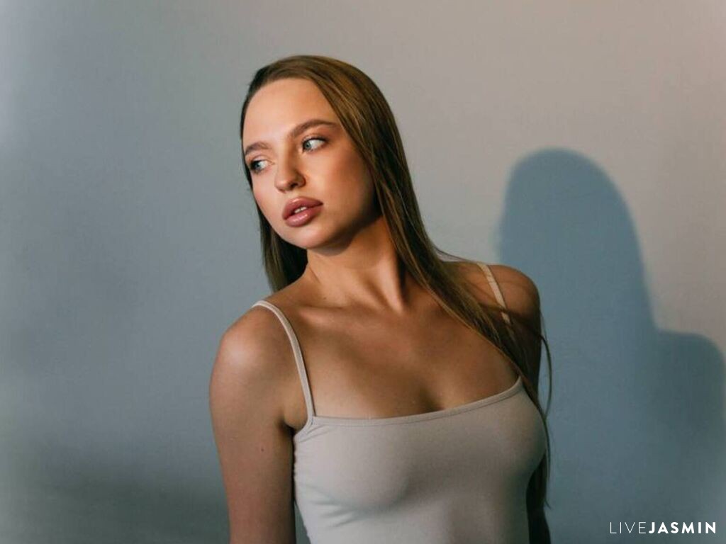Cam girl profile image for LoriHunt