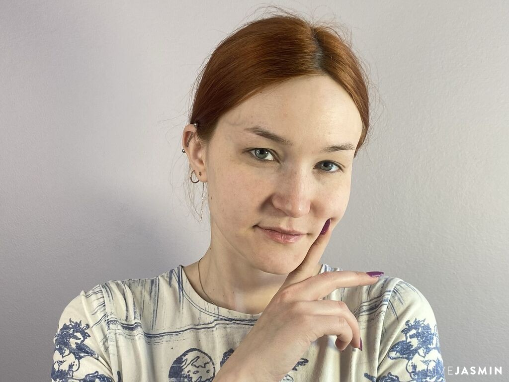 LorriRosebrough model profile and live status