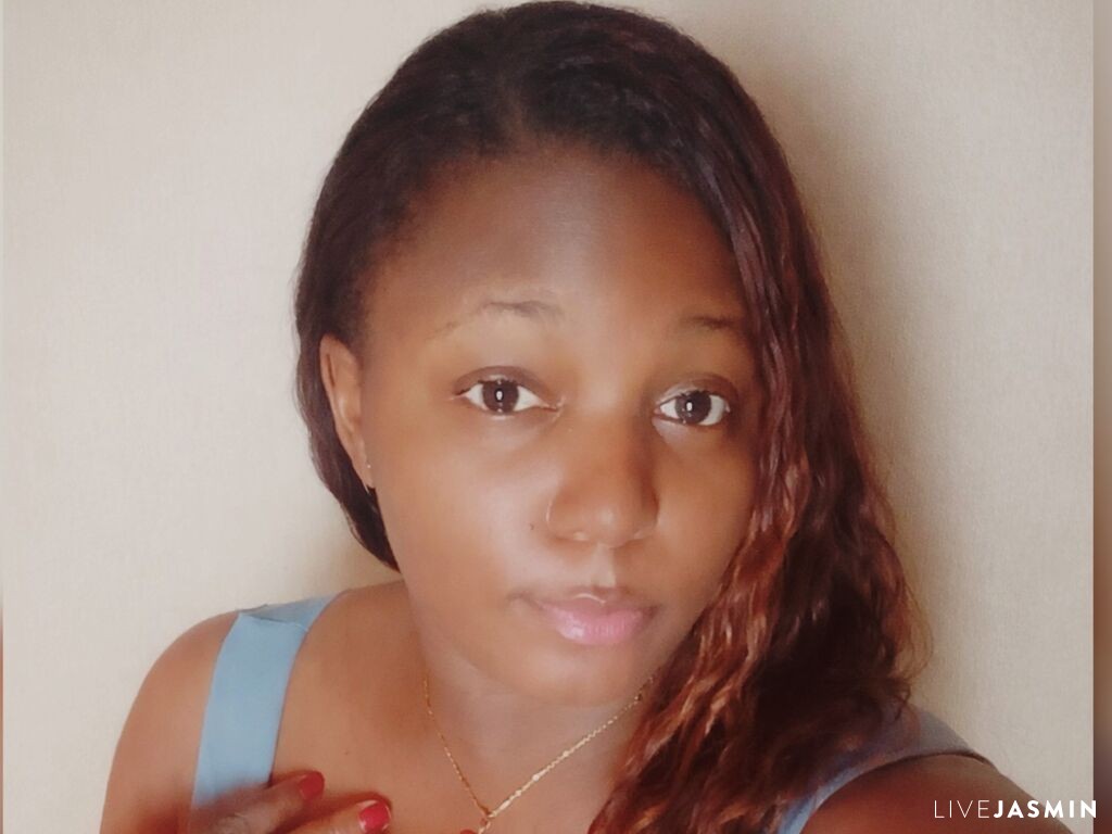 LuciousVee model profile and live status
