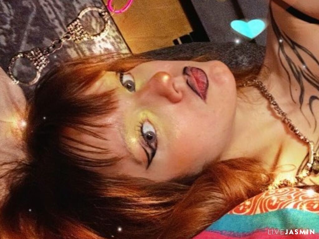 Browse LyndseyLindow live chat profile