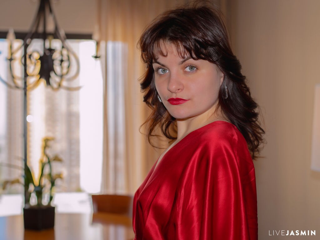 Browse LysandraLace live chat profile