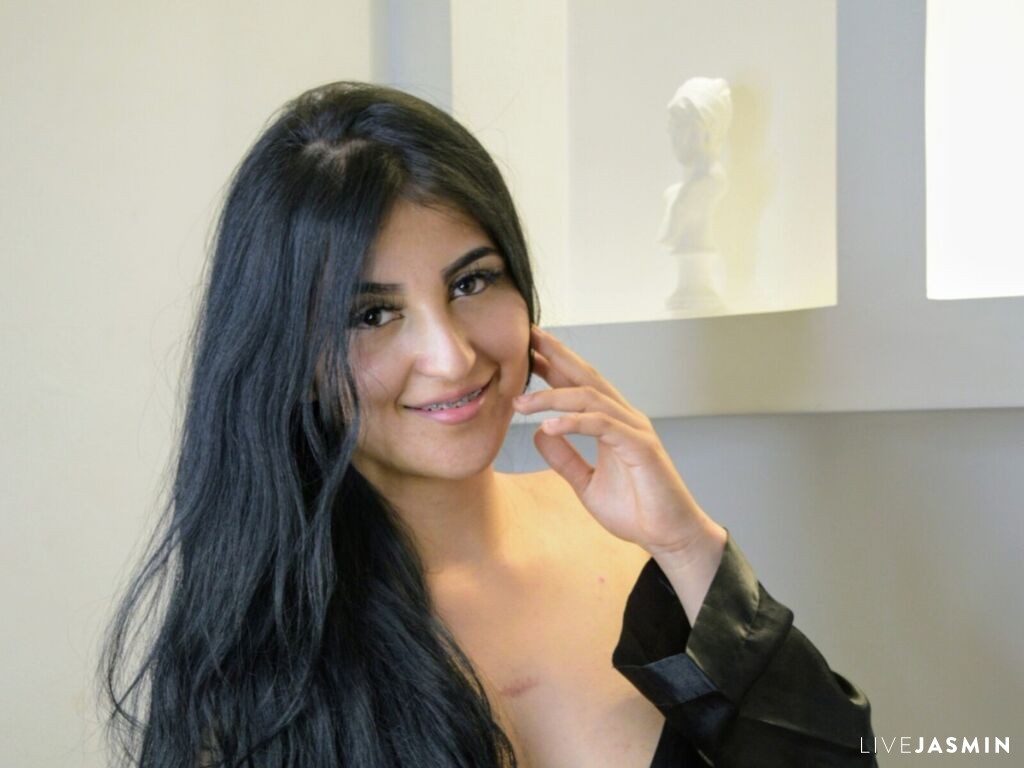 lexiySmarth model profile and live status