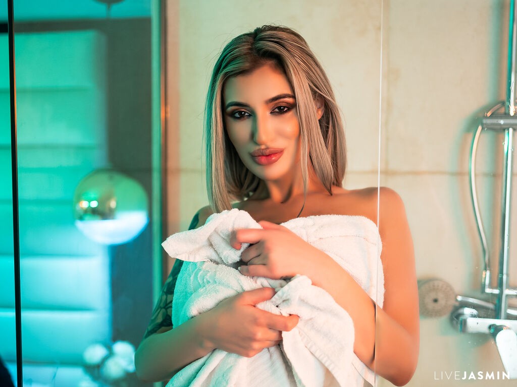 MalloryShaw profile in Live 28 Year Old Cam Girls