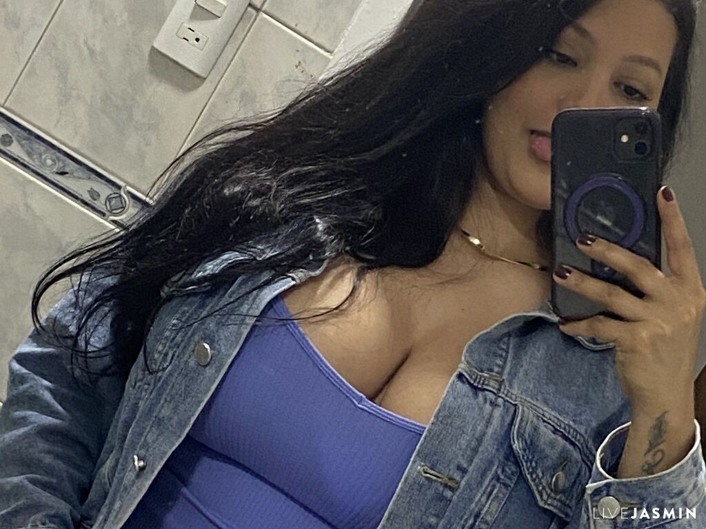 Browse MarcellaGriffin live chat profile