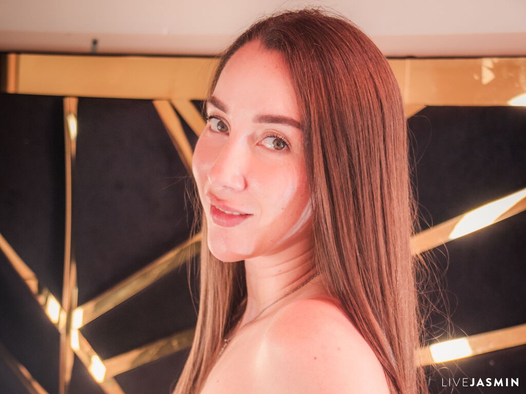 MarianFerrero model profile and live status