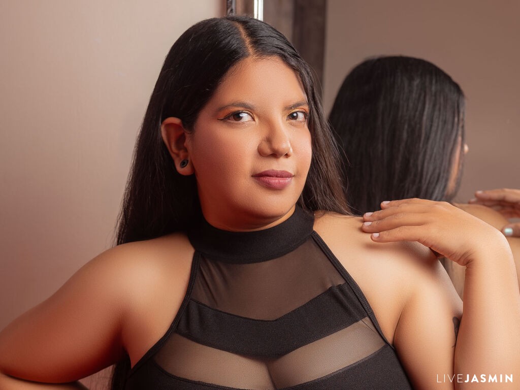 View MarianaDolcee live cam profile