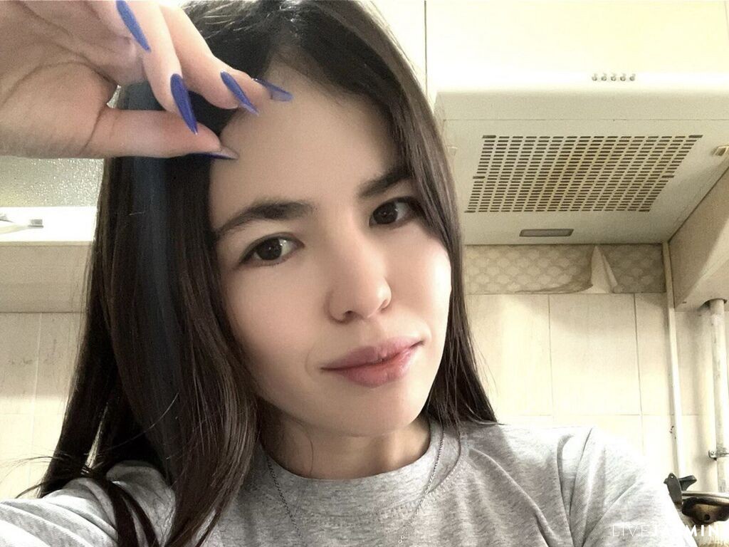 MariannaBently model profile and live status