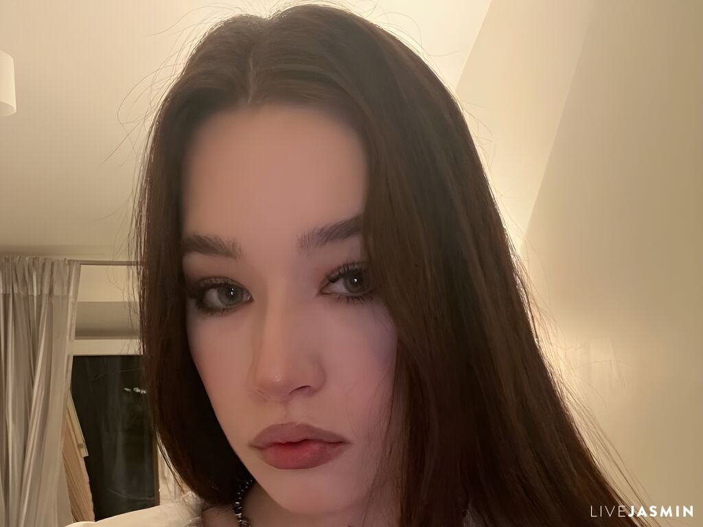 MarinaNice LiveJasmin model profile