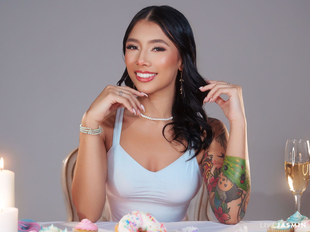 MarlaBolton model profile and live status