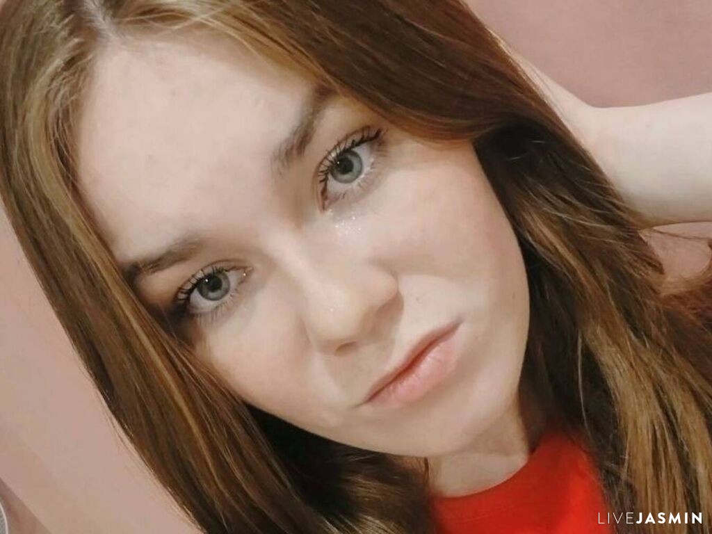Cam girl profile image for MarlynHouk