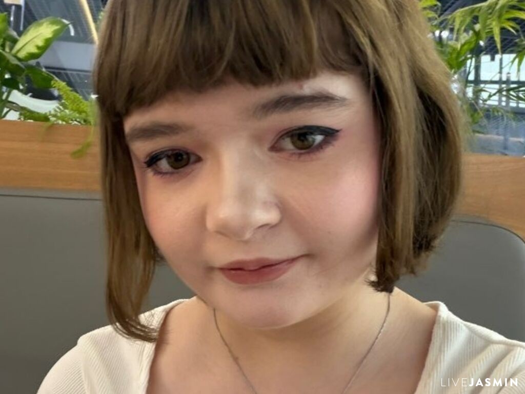 Cam girl profile image for MaryLorez
