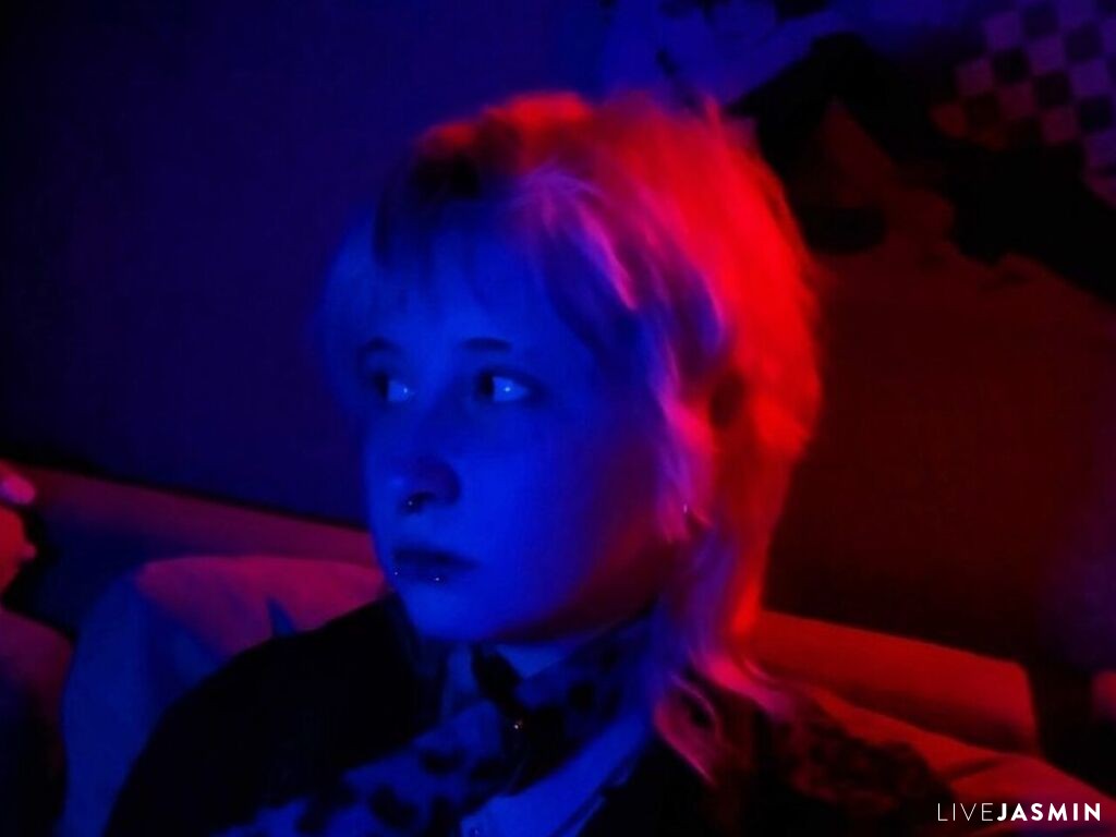 Profile photo for MayLeaf