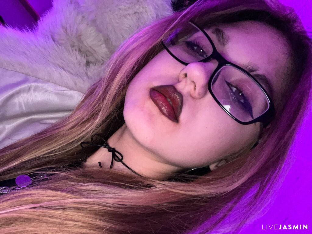Profile photo for MayraTubbs