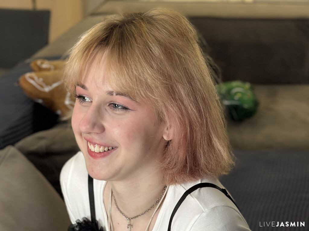 Profile photo for MayraYuasa