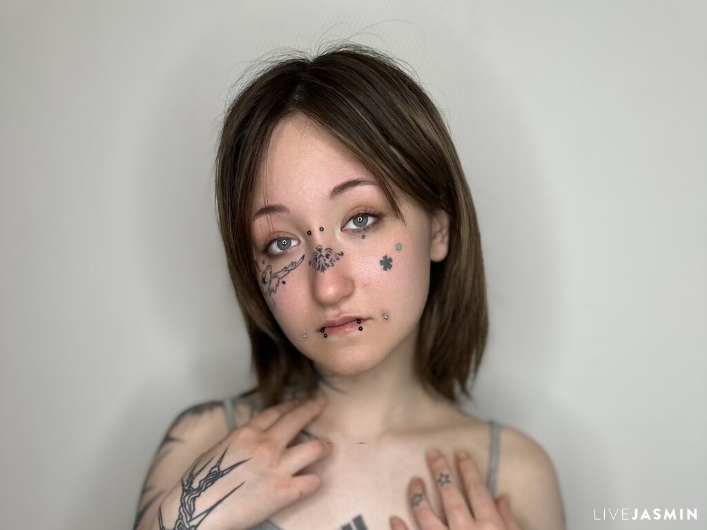 View MedaOrgan on AlwaysCamGirls