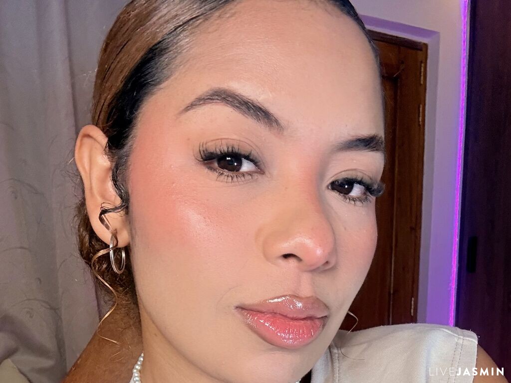 MeganMarc model profile and live status