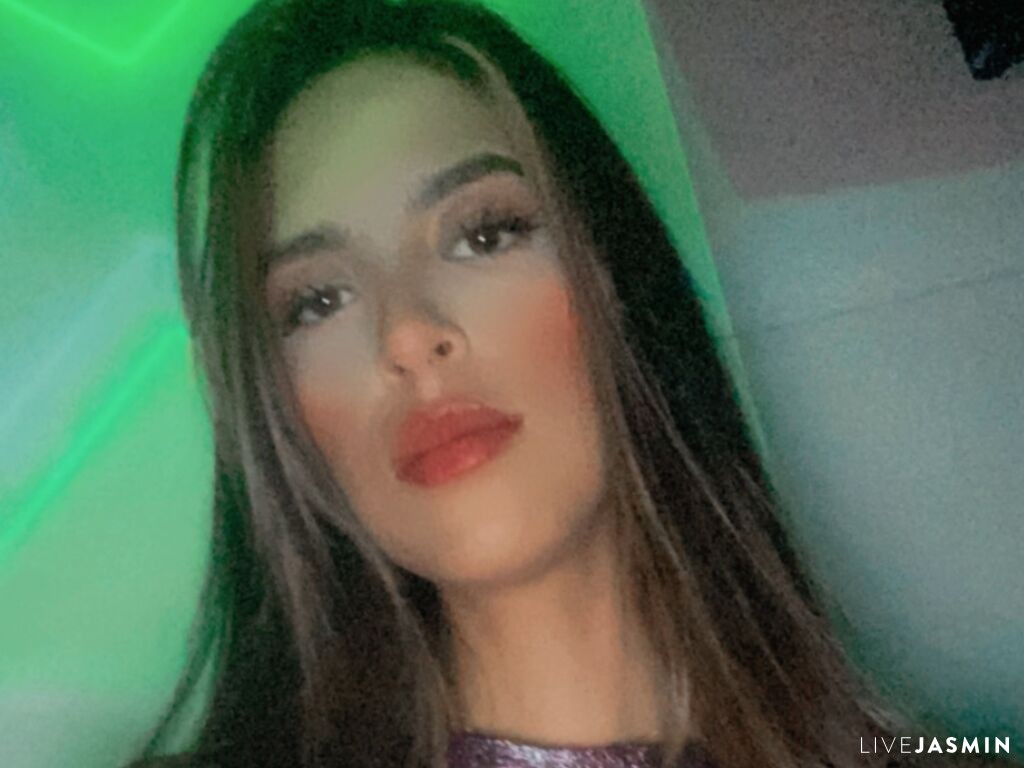 MeganSapphire model profile and live status
