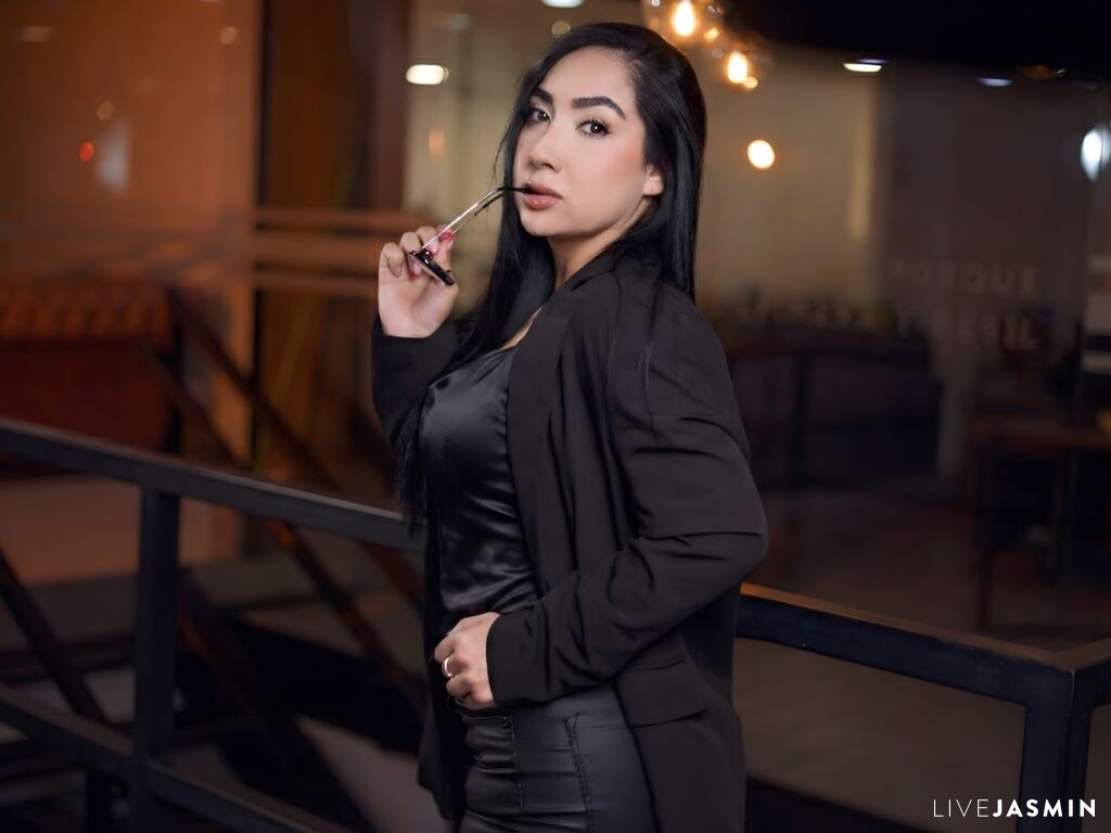 MelanyTurbay model profile and live status
