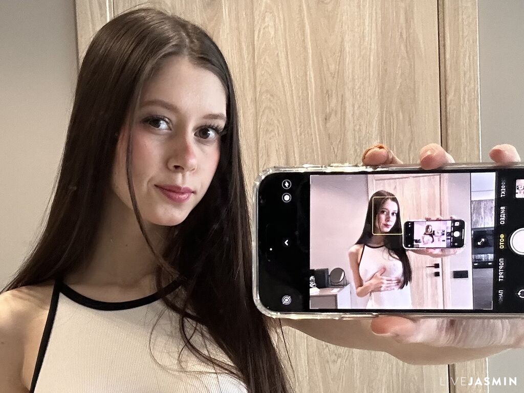 Cam girl profile image for MelissaMelis