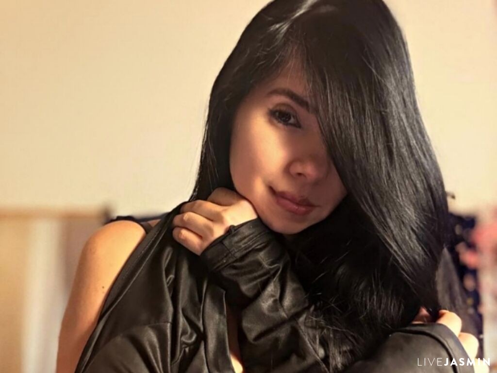 Cam girl profile image for MelissaValencia