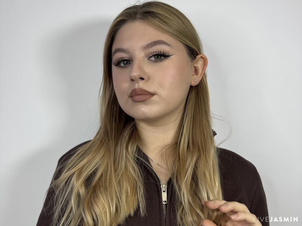 MercedesVaught live cam girl profile