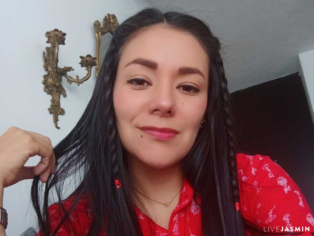 Browse MiaBronw live chat profile